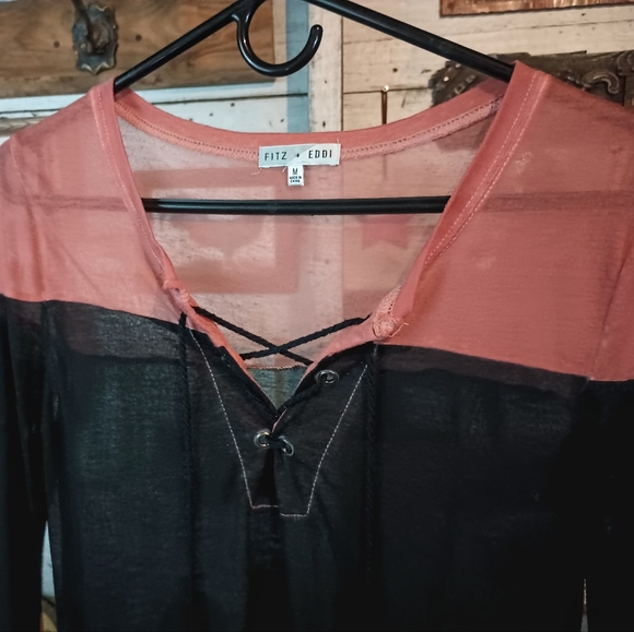 Fitz and Eddie sheer top - Picture 4 of 4